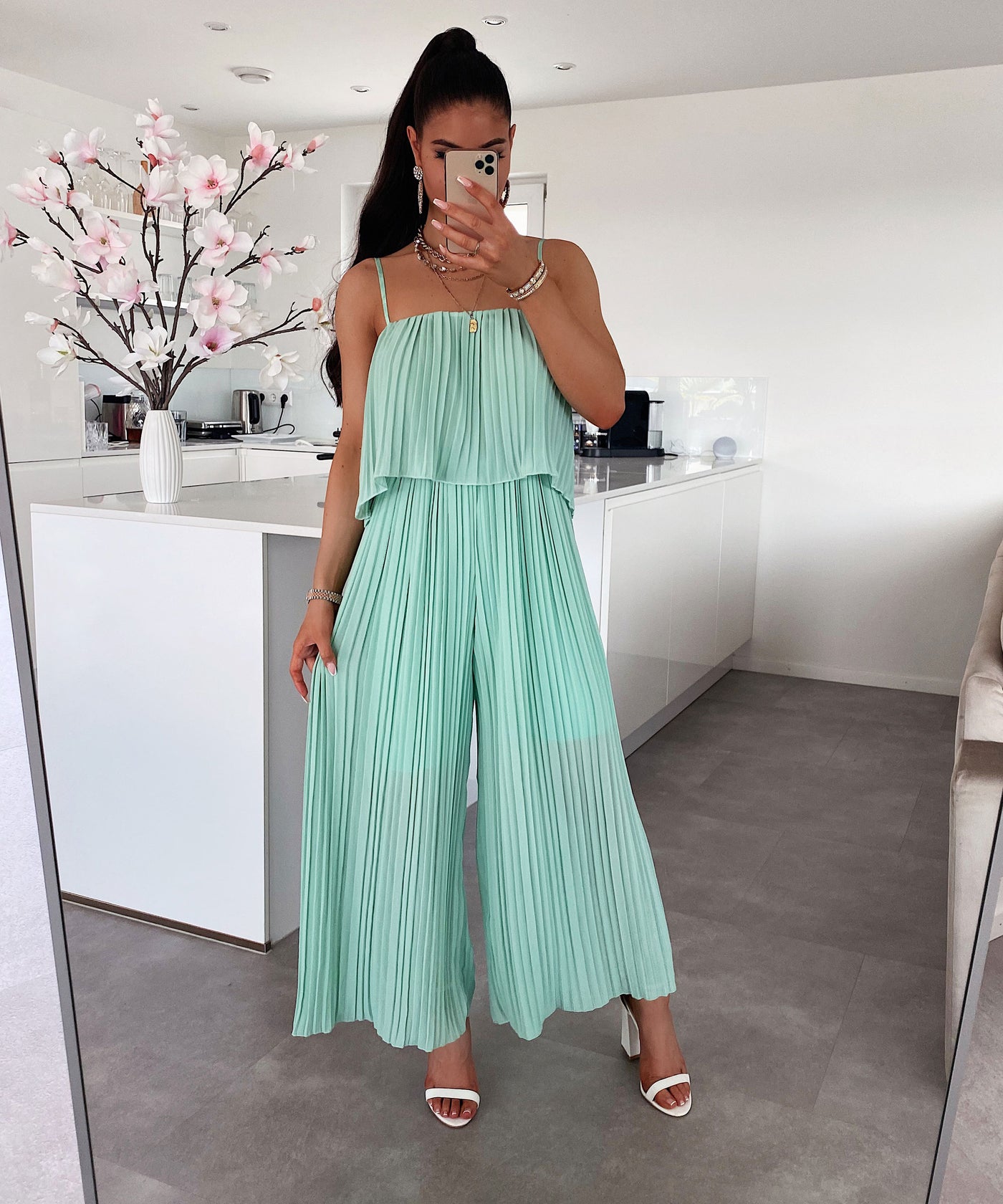 Eleganter Plissee Einteiler Türkis  Ladypolitan - Fashion Onlineshop für Damen   