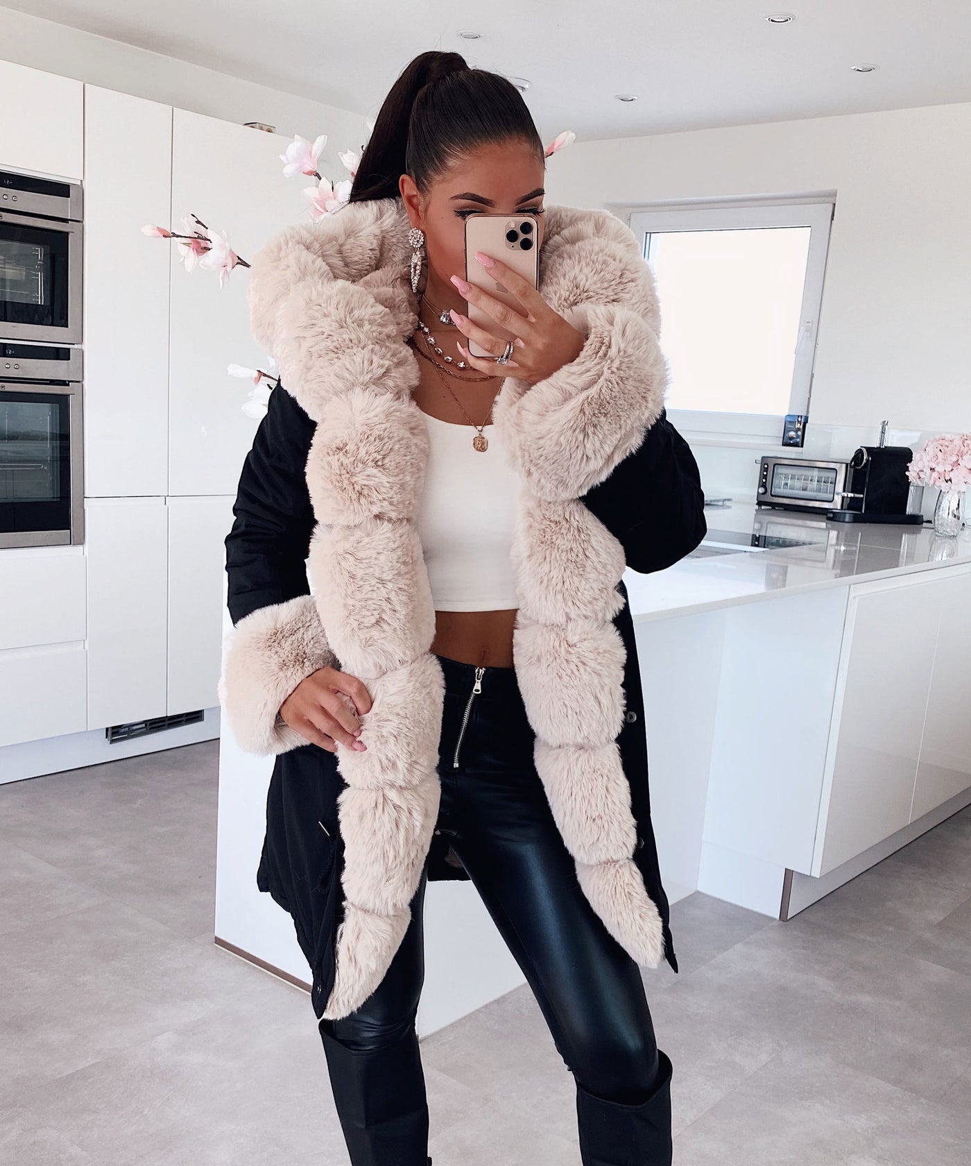 Kunstpelzjacke Glamour Black/Beige  Ladypolitan - Fashion Onlineshop für Damen   