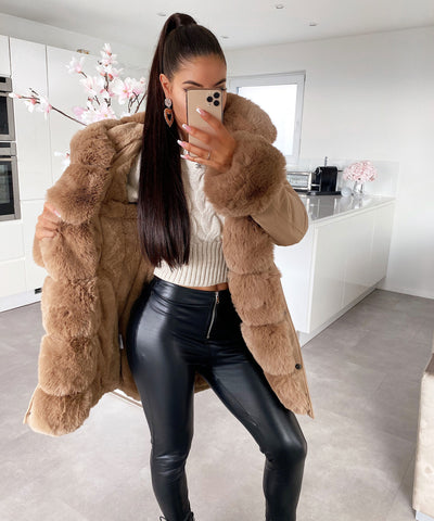 Kunstpelzjacke Glamour Camel  Ladypolitan - Fashion Onlineshop für Damen   