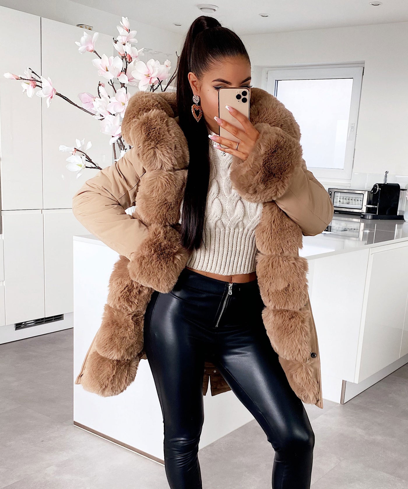 Kunstpelzjacke Glamour Camel  Ladypolitan - Fashion Onlineshop für Damen   