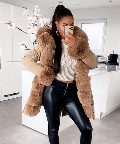 Kunstpelzjacke Glamour Camel  Ladypolitan - Fashion Onlineshop für Damen   