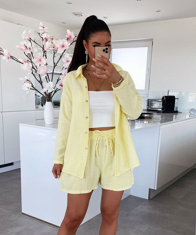 Musselin Shorts gelb Ladypolitan - Fashion Onlineshop für Damen