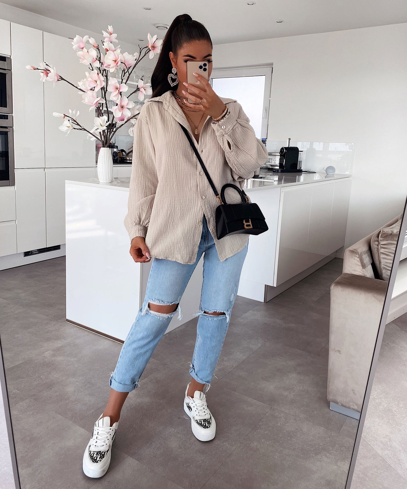 Oversize Musselin Bluse Freya Beige Kurz  Ladypolitan - Fashion Onlineshop für Damen   