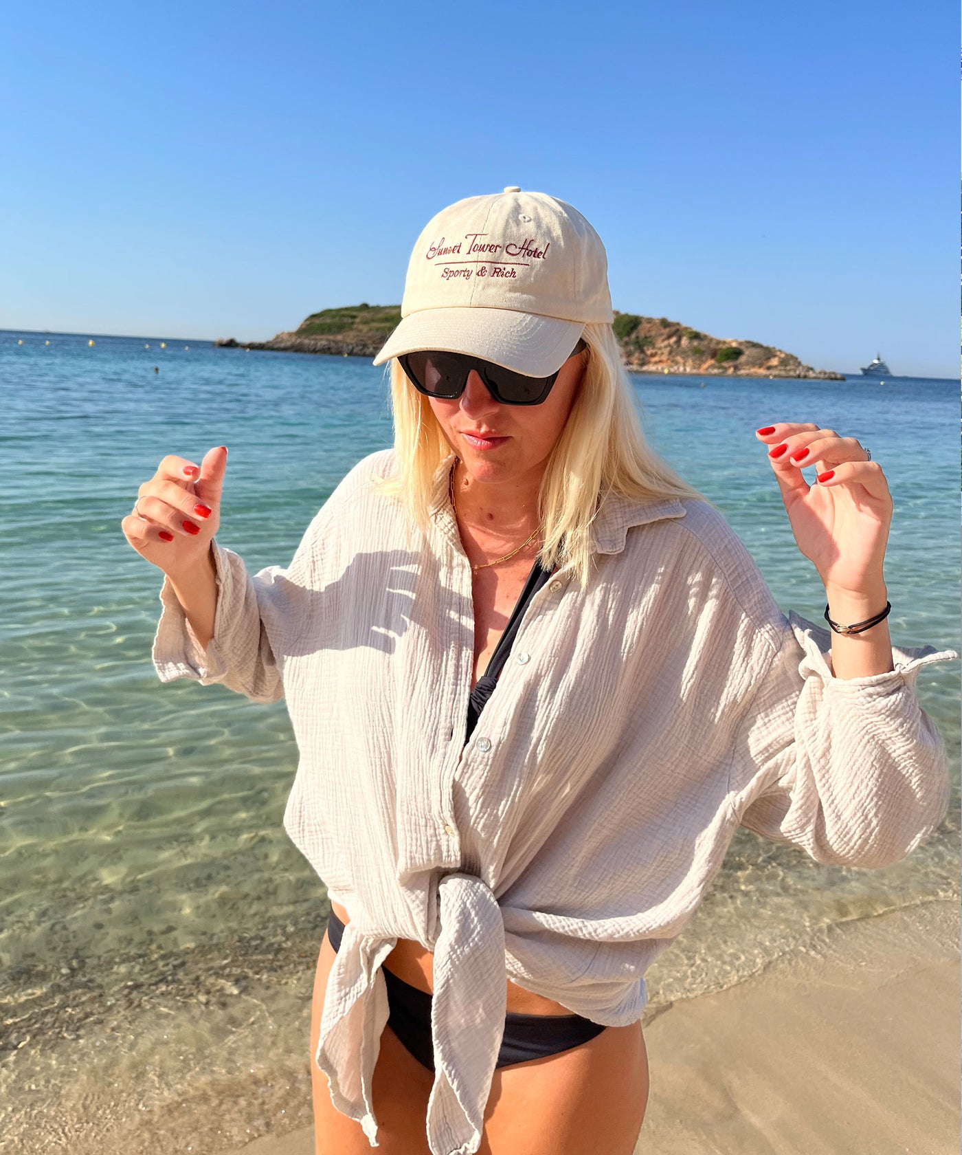 Oversize Musselin Bluse Freya Beige Kurz  Ladypolitan - Fashion Onlineshop für Damen   