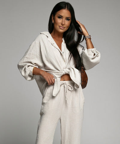 Oversize Musselin Bluse Freya Beige Kurz  Ladypolitan - Fashion Onlineshop für Damen   