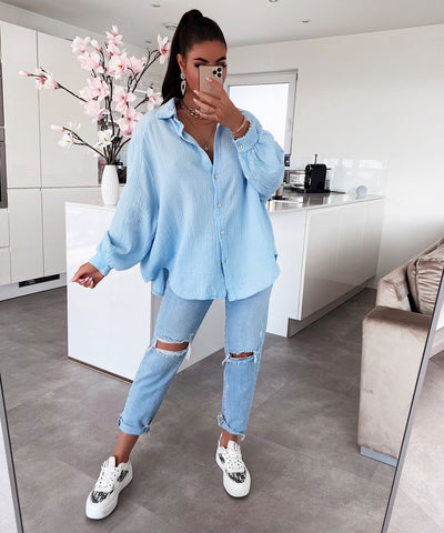 Oversize Musselin Bluse Freya Hellblau Kurz  Ladypolitan - Fashion Onlineshop für Damen   