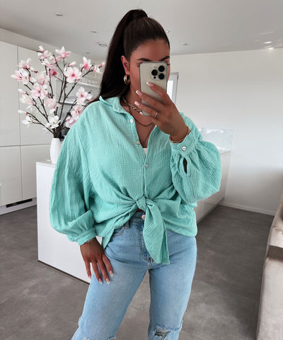 Oversize Musselin Bluse Freya Mint Kurz  Ladypolitan - Fashion Onlineshop für Damen   