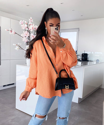 Oversize Musselin Bluse Freya Pastel Orange Kurz  Ladypolitan - Fashion Onlineshop für Damen   
