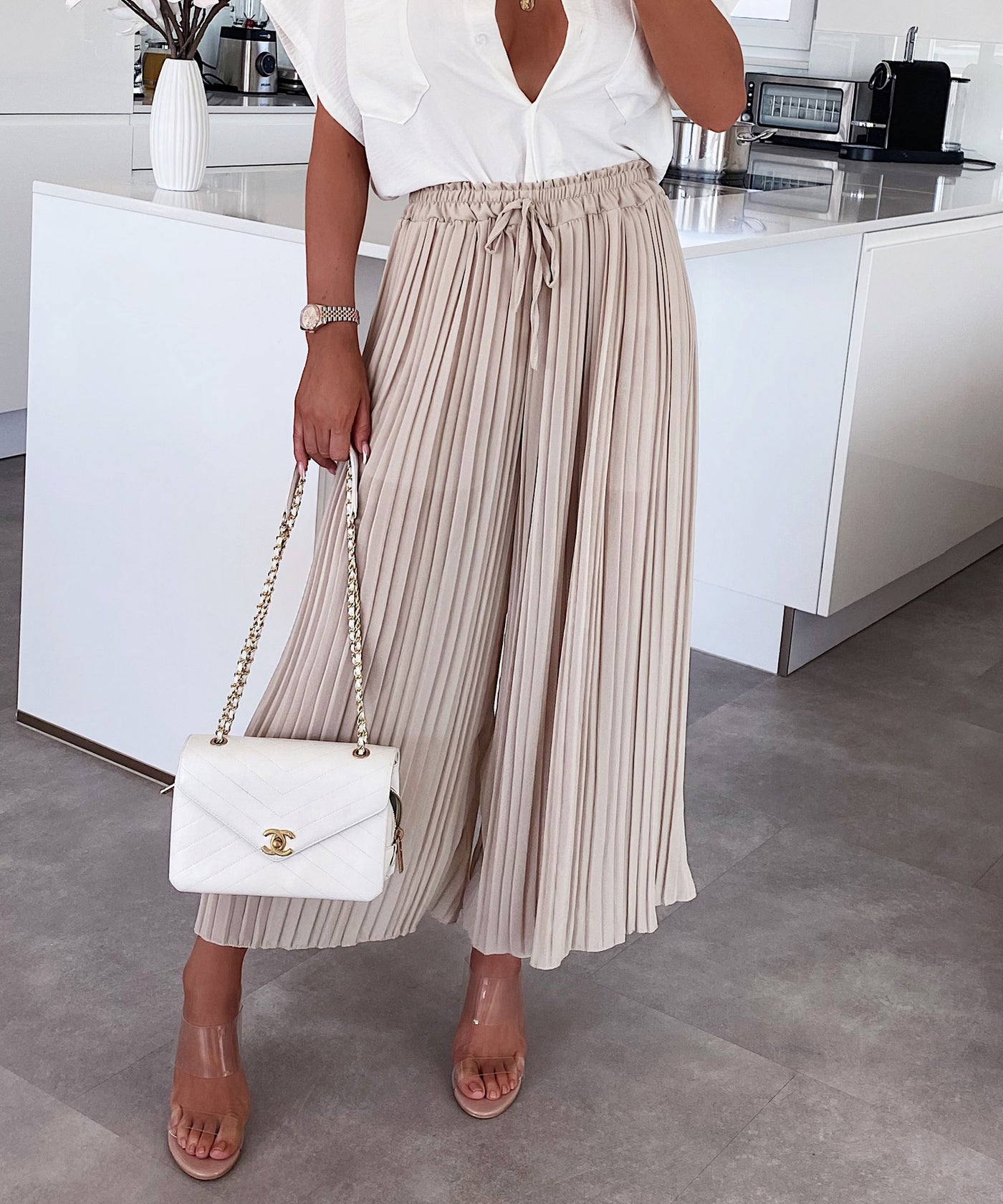 Plissee Hose Mira Beige  Ladypolitan - Fashion Onlineshop für Damen   