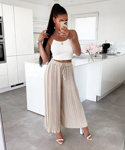 Plissee Hose Mira Beige  Ladypolitan - Fashion Onlineshop für Damen   