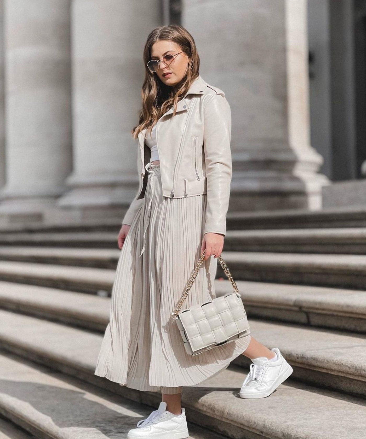 Plissee Hose Mira Beige  Ladypolitan - Fashion Onlineshop für Damen   