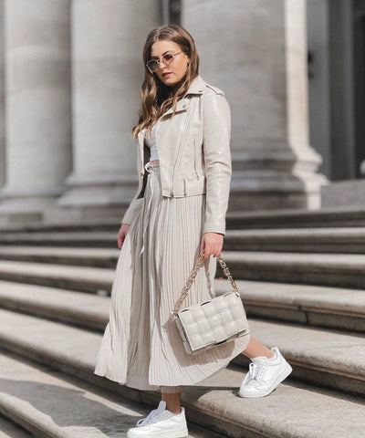 Plissee Hose Mira Beige  Ladypolitan - Fashion Onlineshop für Damen   