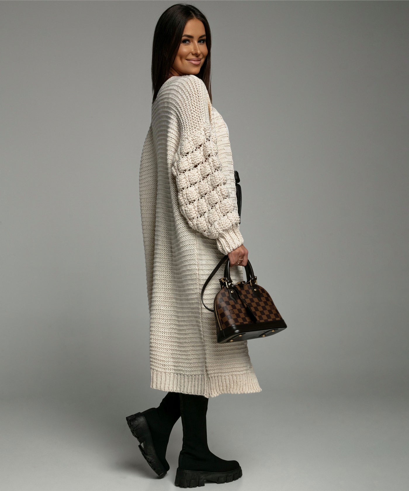 Strickjacke Cloudy Lang Beige  Ladypolitan - Fashion Onlineshop für Damen   