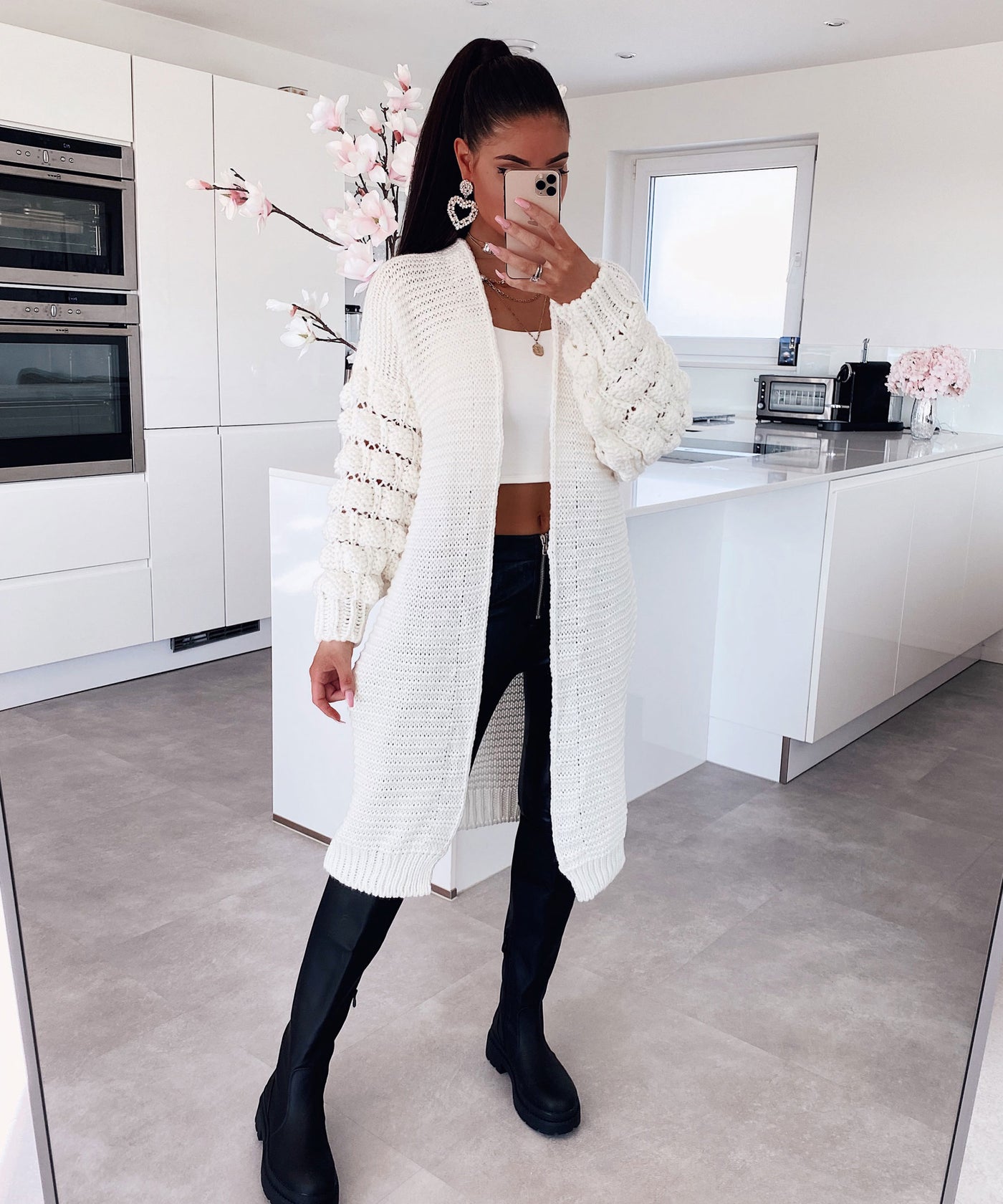 Strickjacke Cloudy Lang Weiß  Ladypolitan - Fashion Onlineshop für Damen   