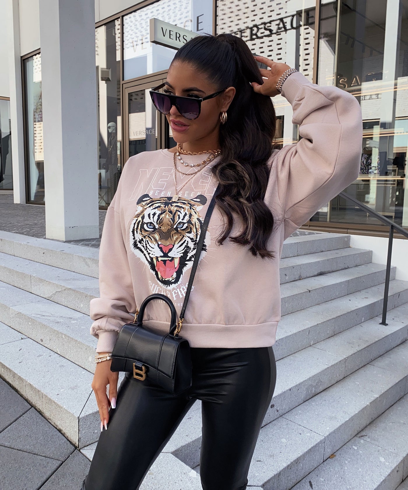 Vintage Tiger Pullover Beige  Ladypolitan - Fashion Onlineshop für Damen   